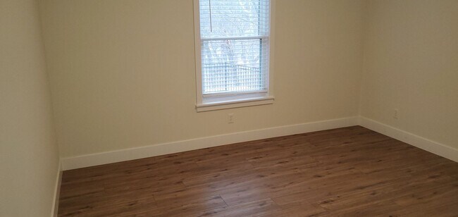 Building Photo - 5 bd, 3 ba house SW Columbia, quick access to providence, just south of Rockbridge school