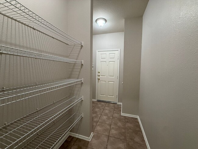 Building Photo - Great 2 Bed 2 Bath Condo!