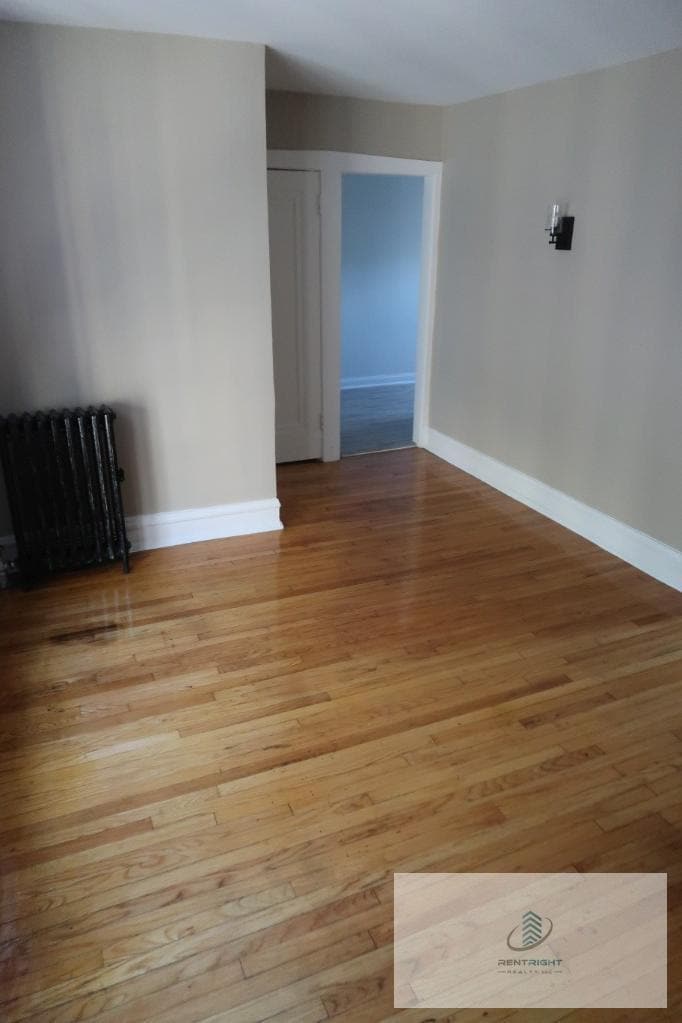 Building Photo - 6364 N Hermitage Ave