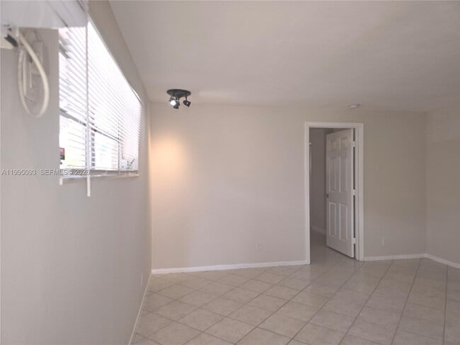 Building Photo - 1723 Thomas St