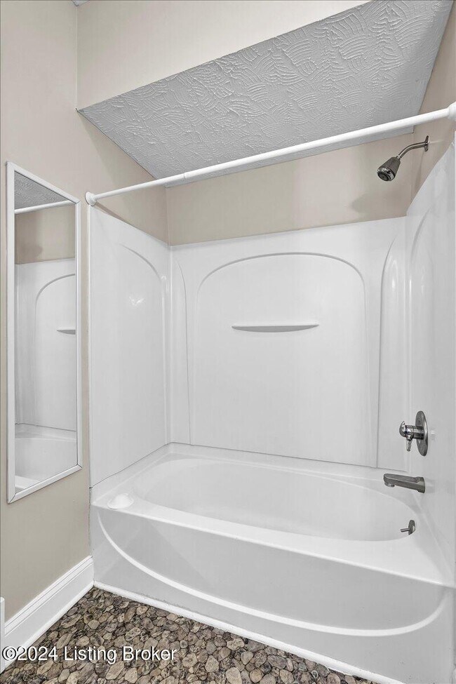 Building Photo - 1802 Deerwood Ave