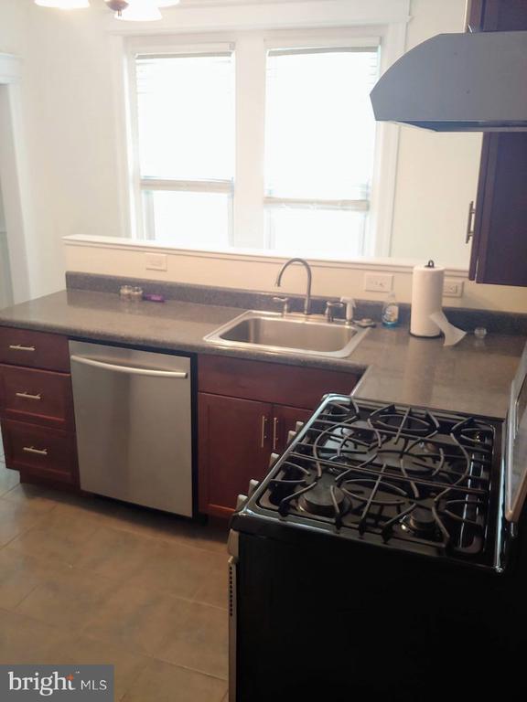 Building Photo - 351 Krams Ave