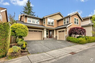 Building Photo - Must see in beautiful Redmond neighborhood