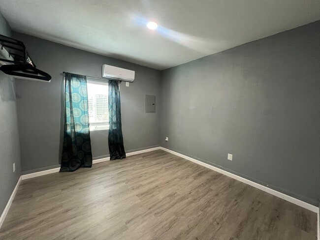 Building Photo - Brand New 1 bed, 1 Ba in-law Unit in San J...