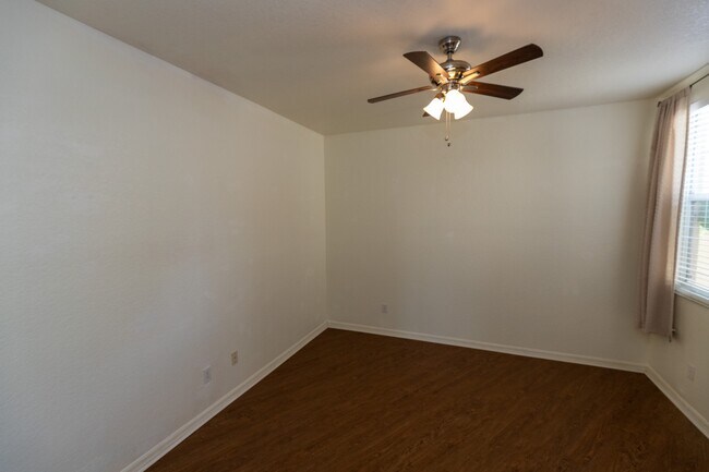 Building Photo - 12040 Summergate Cir