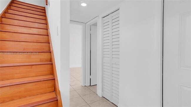 Building Photo - 6460 NW 170th Terrace