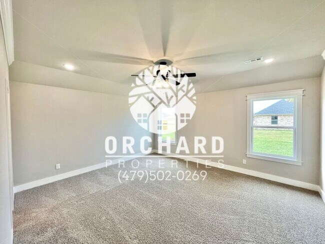 Building Photo - Tontitown- Single-Family Home- Desirable H...