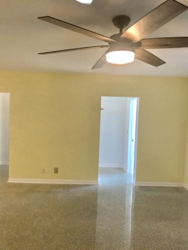 Building Photo - 3 Velaire Dr
