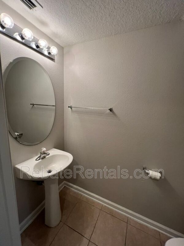 Building Photo - 824 Black Cherry Dr S