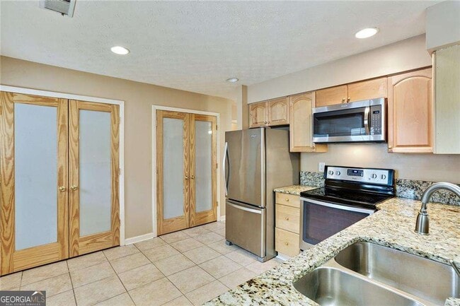 Building Photo - 2949 Torreya Way SE