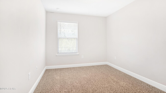 Building Photo - 7590 Shadow Lake Dr