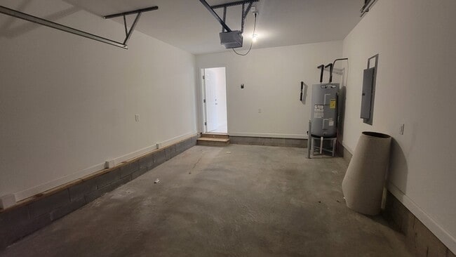 Building Photo - 1367 Wildwood Ln