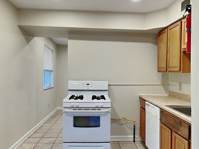 Building Photo - 331 E 18th Ave