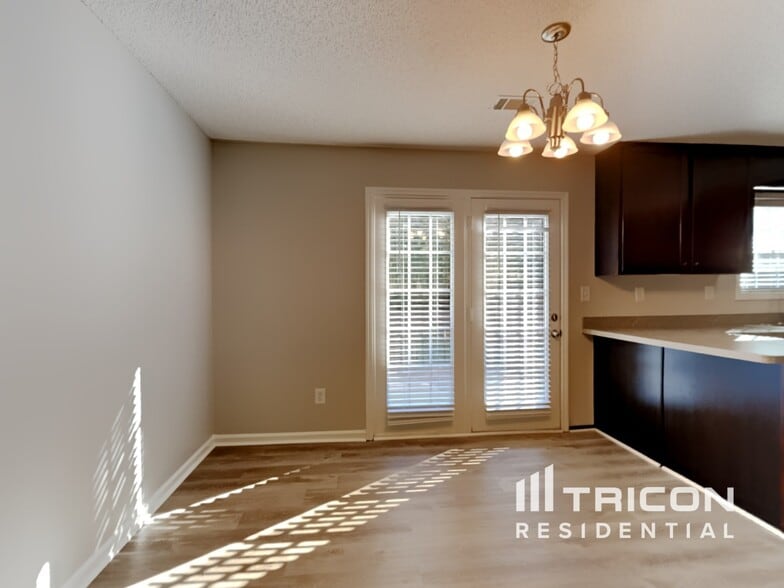 Building Photo - 1693 Bismarck Cir