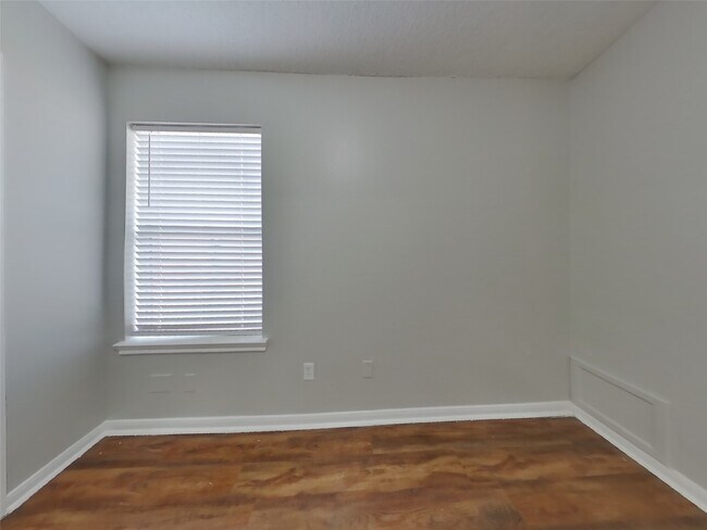 Building Photo - 3142 Boynton Dr