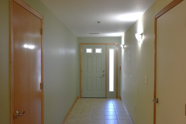 Building Photo - 13360 Fond du Lac Ave