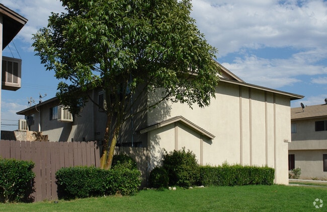 Building Photo - 511 Penrose Dr