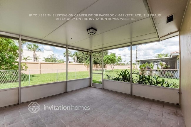 Building Photo - 206 S 57th Way