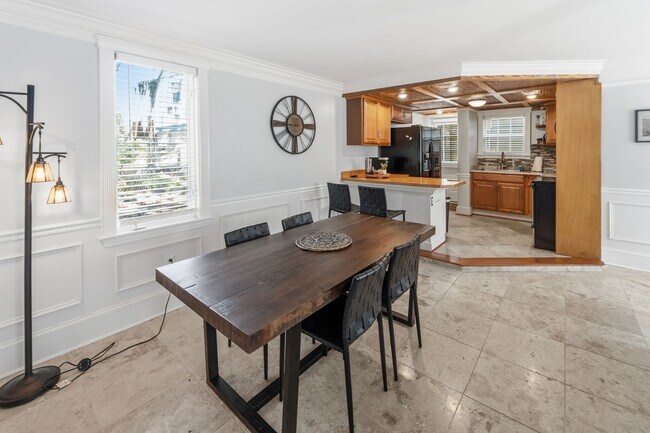 Building Photo - All-Inclusive Utilities & Fully Furnished First-Floor Condo Near Daffin Park