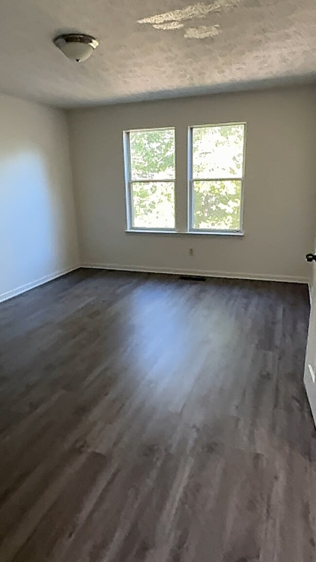 Building Photo - 2074 Hopkins Mill Rd