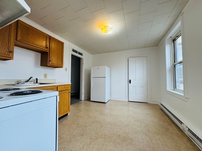 Kitchen - 519 Market St