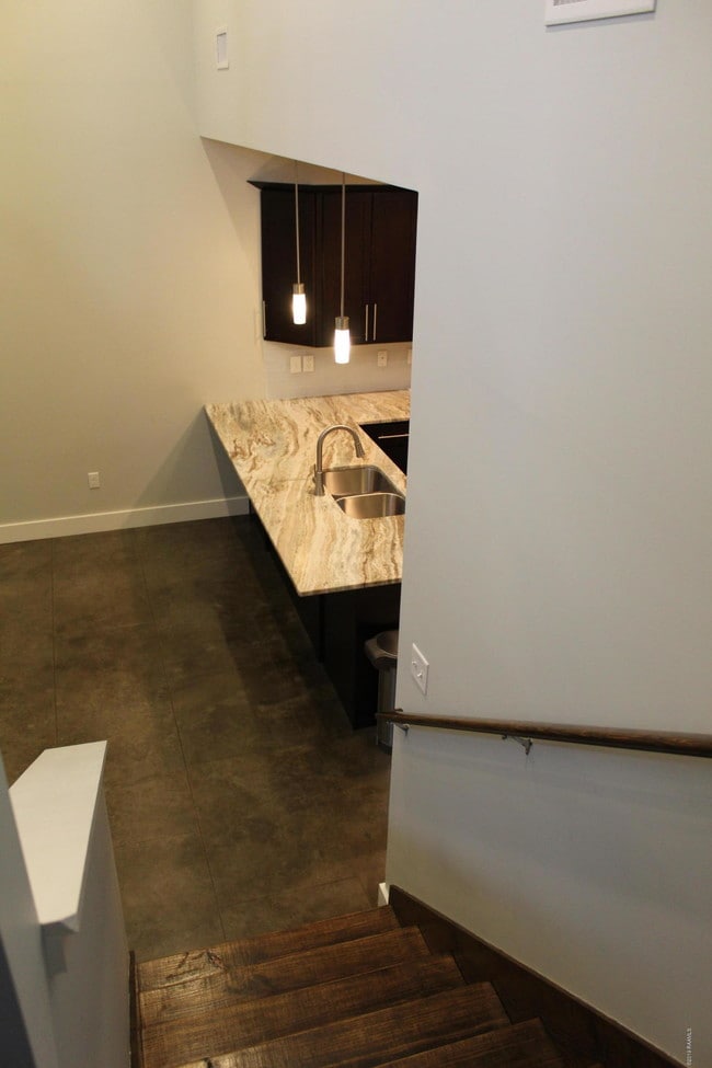 Building Photo - 315 Highland Park Ln