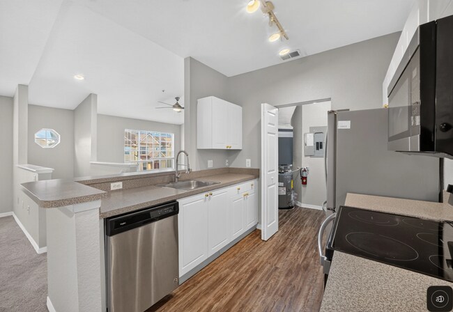 Building Photo - 821 Grand Regency Pointe