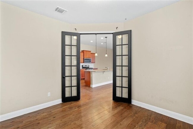 Building Photo - 215 Methodius Dr