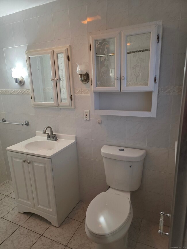 Building Photo - 481 Bunker Hill Ave