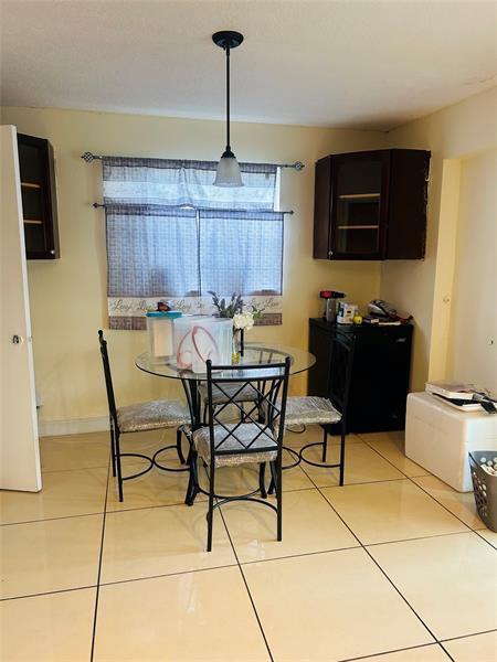 Building Photo - 6624 NW 1st Ct