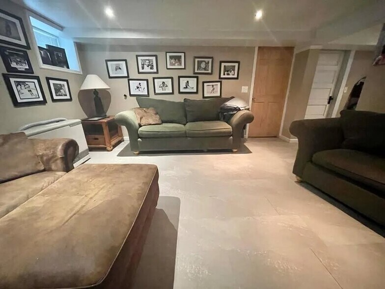 Building Photo - 26 3rd St