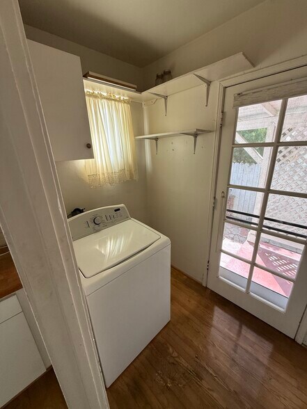 Building Photo - 11636 Valley Spring Ln