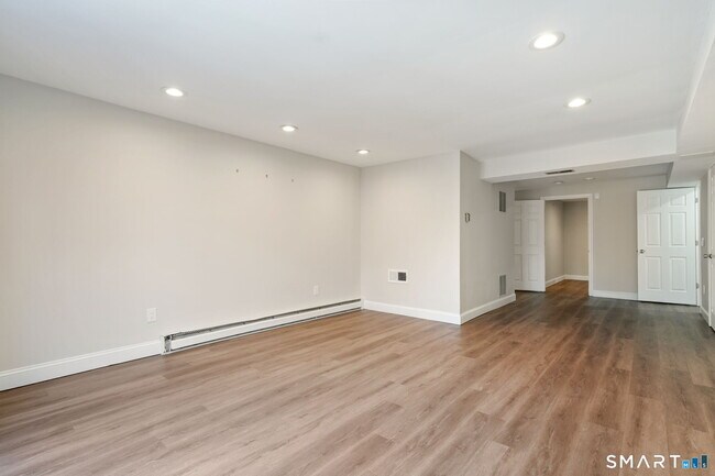 Building Photo - 51 Brittania Dr