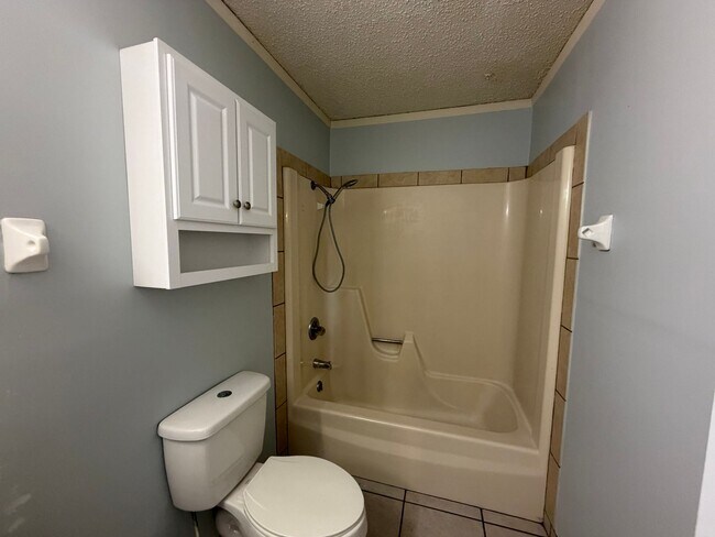 Building Photo - 1408 Spencer Ct