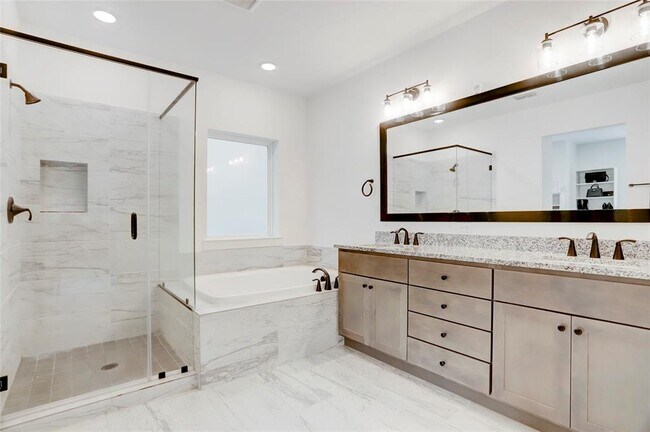 Building Photo - 3124 Somerset Levens Ln