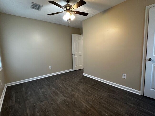 Building Photo - Duplex