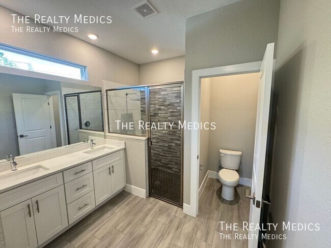 Building Photo - 304 Big Sioux Ln