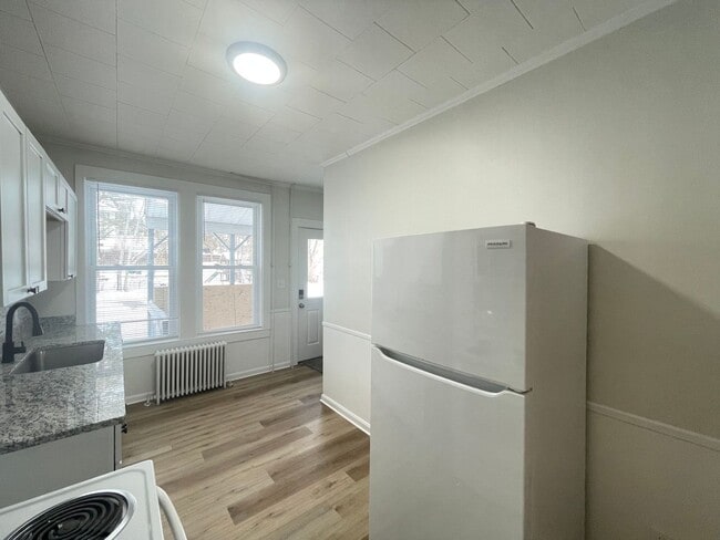 Building Photo - 71 6th St