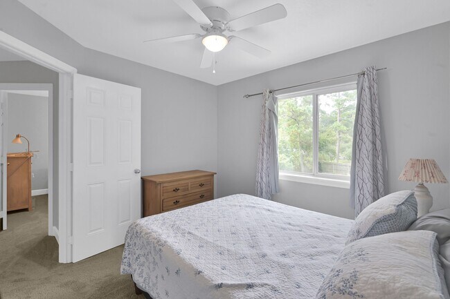 Building Photo - 22806 Lantana Dr