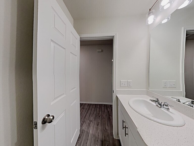 Building Photo - 4517 Greenham Ln.