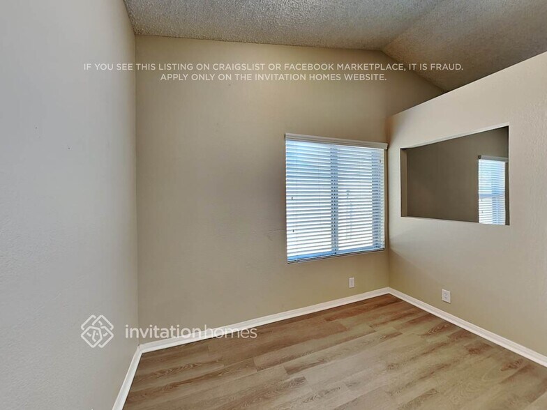 Building Photo - 8120 W Tuckey Ln