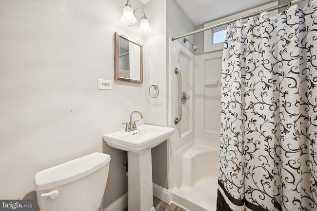 Building Photo - 610 Lee Ave