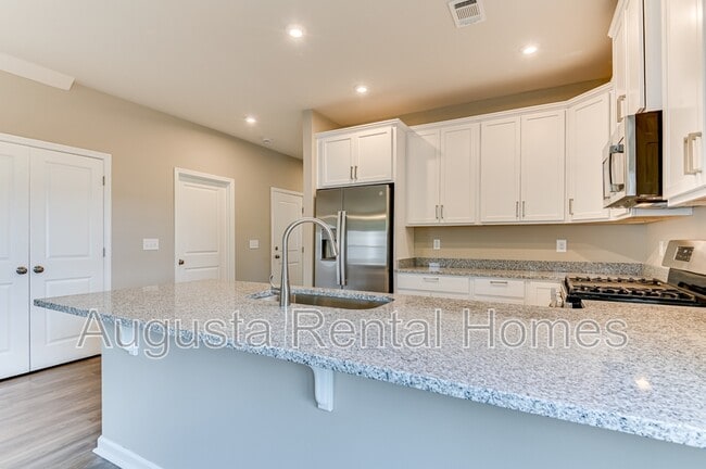 Building Photo - 390 Tupelo Pass