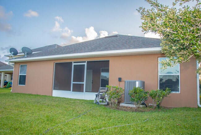 Building Photo - 171 Secret Dr