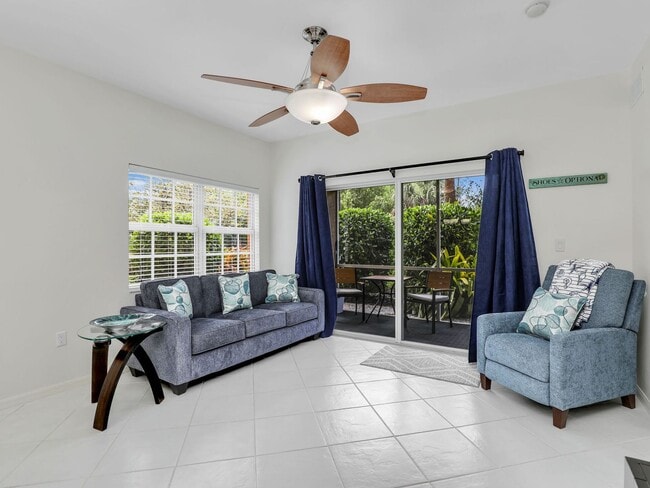 Building Photo - Stylish Seasonal Condo Rental in the Heart of Naples – 3BR Condo in Botanical Place!