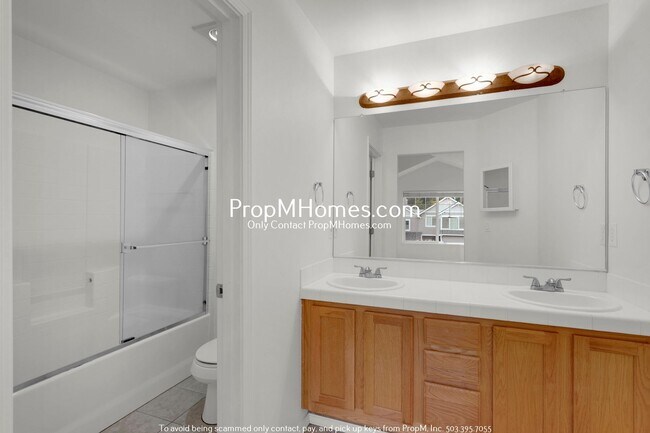 Building Photo - Beautiful Townhome in Parker Crest – Moder...