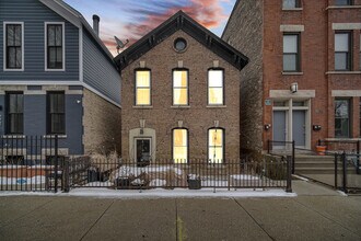 Building Photo - 2255 N Janssen Ave