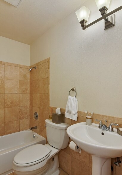 Building Photo - 3626 14th Ave W