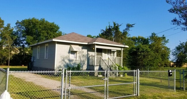 Building Photo - 1214 Teal St