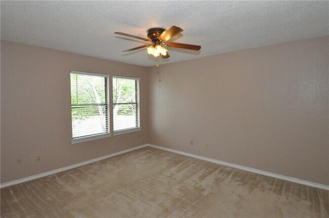 Building Photo - 13405 Saddlebrook Trail